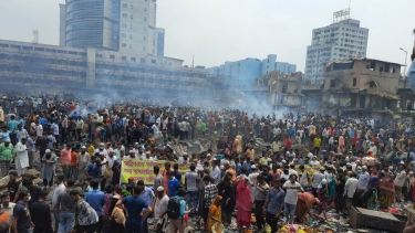 বঙ্গবাজারে আগুন: পুলিশের ওপর হামলা মামলার প্রতিবেদন ২১ ডিসেম্বর