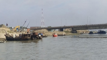 চট্টগ্রামের কর্ণফুলী নদী দখলকারীদের তালিকা চান হাইকোর্ট