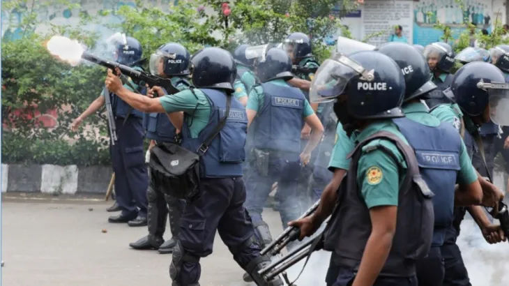 এএফপি’র রিপোর্ট: খুব কাছ থেকে গুলি মর্মান্তিক সংঘর্ষের ছবি প্রকাশ পাচ্ছে