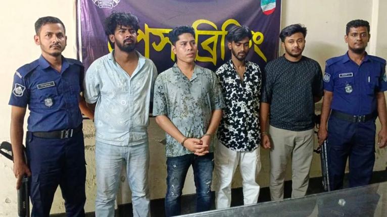‘আমার সম্পর্কে পুলিশ কমিশনারকে জিজ্ঞেস করেন’— বলা সেই ডেভিড ইমন গ্রেপ্তার
