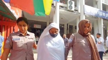 ‘ঘুমের ট্যাবলেট খাইয়ে স্বামীকে গলাকেটে হত্যার পর ৬ টুকরা করেছিলেন স্ত্রী’