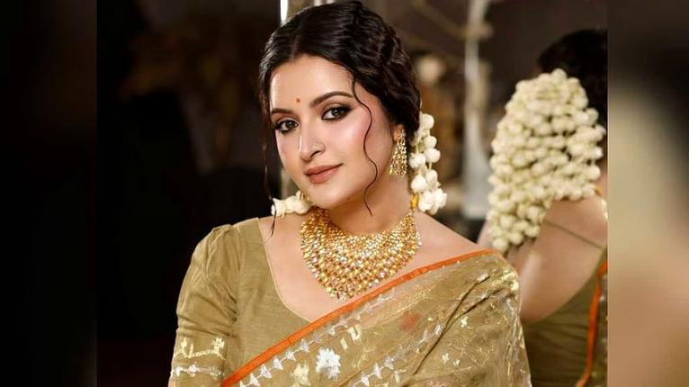 পরীমনির প্রশ্ন রাষ্ট্র কি তার দায় নেবে