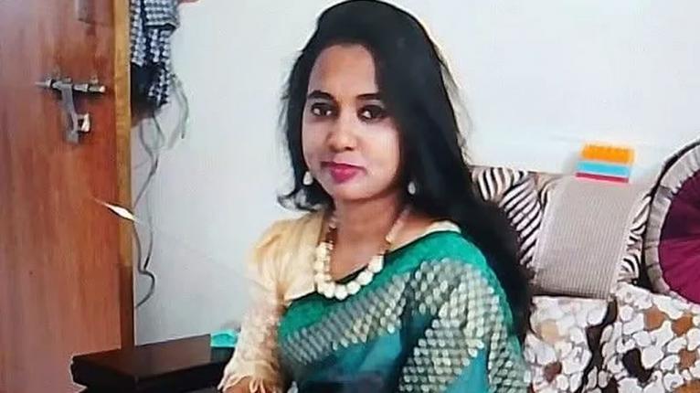 শিক্ষিকার মাথায় ছাত্রীর মায়ের ৪ কোপ, চারটি আঙুল বিচ্ছিন্ন