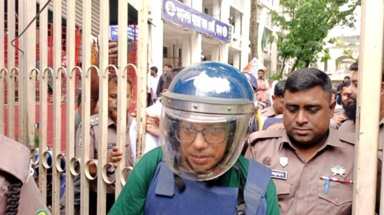 পরিবার ও আইনজীবীদের সঙ্গে সাক্ষাতের অনুমতি চাইলেন পলক