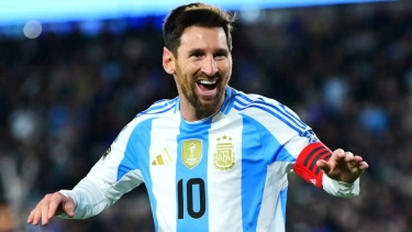 <small>Football</small> Messi meets England at last with World Cup final place on the line