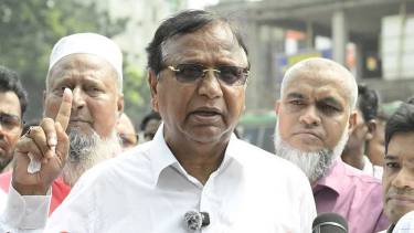 নির্ধারিত স্থানের বাইরে হকার বসলে মালামাল ক্রোক ও মামলার হুঁশিয়ারি ডিএসসিসির