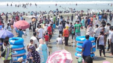 রিসোর্টে অগ্নিকাণ্ডের পর কক্সবাজারে পর্যটন পরিস্থিতি